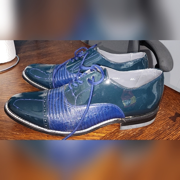 Shoes - Picture 2 of 2